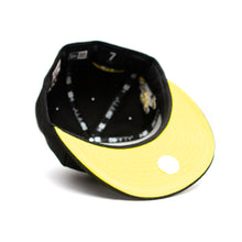 Load image into Gallery viewer, NEW ERA OAKLAND A&#39;S COLLEGE CAP: BLACK/YELLOW